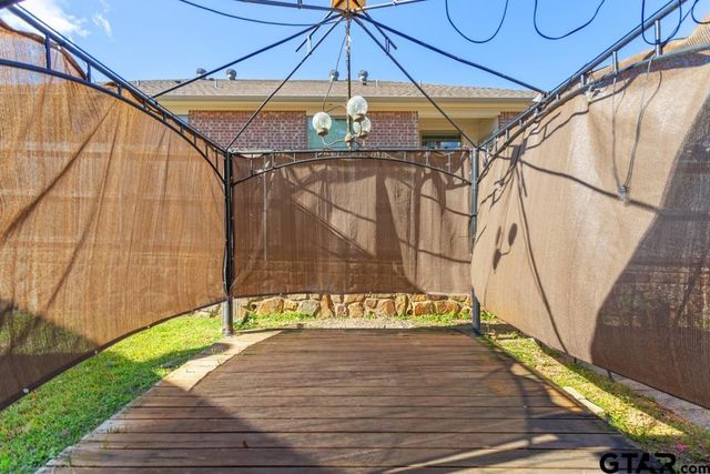 5745 Golden Oaks, Tyler, TX 75703