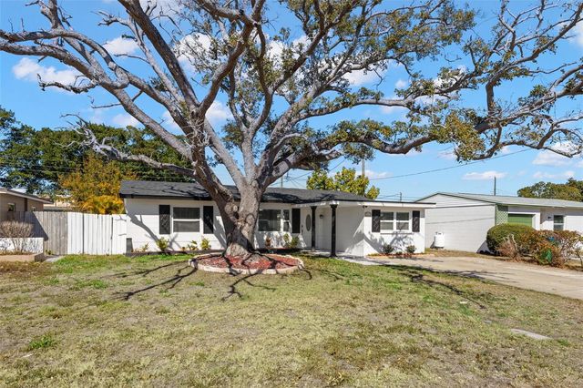 6419 43RD AVENUE N, Kenneth City, FL 33709