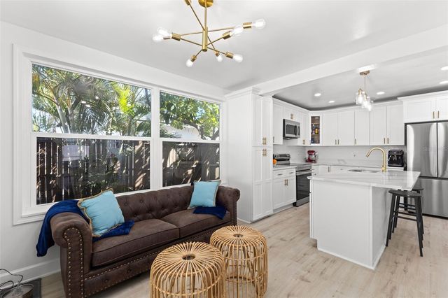 6419 43RD AVENUE N, Kenneth City, FL 33709