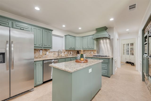 2548 Belmeade Drive, Carrollton, TX 75006