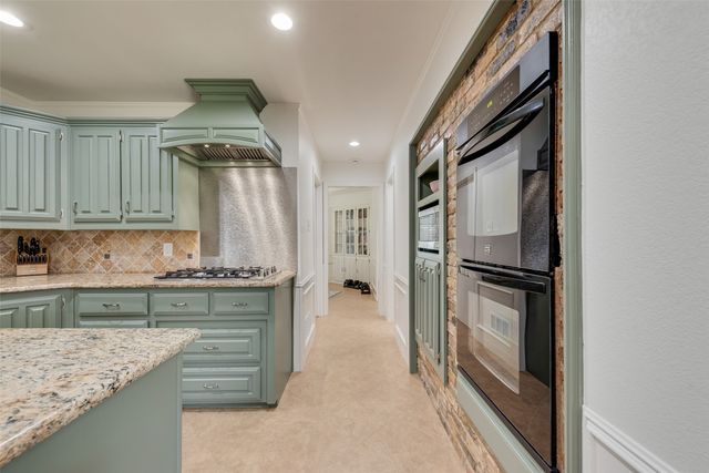 2548 Belmeade Drive, Carrollton, TX 75006
