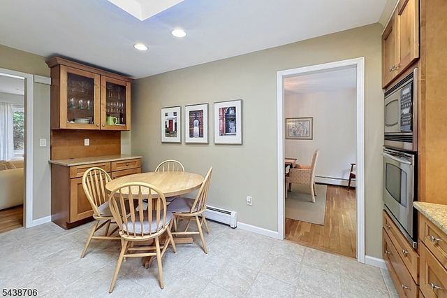 7 Southwood Dr, Parsippany-troy Hills Twp., NJ 07950