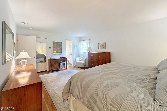 7 Southwood Dr, Parsippany-troy Hills Twp., NJ 07950
