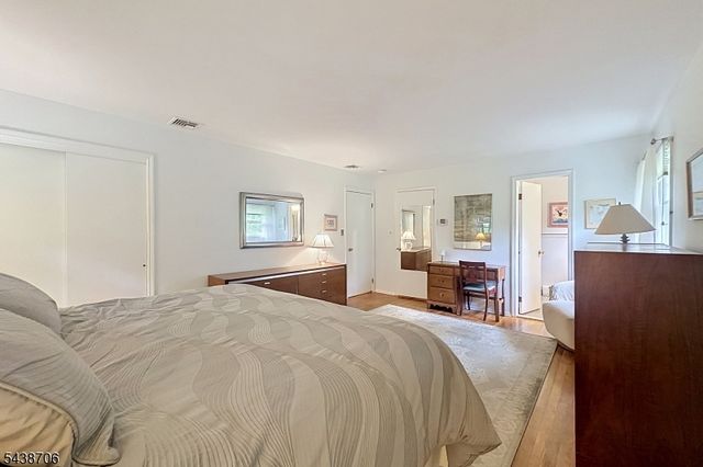 7 Southwood Dr, Parsippany-troy Hills Twp., NJ 07950