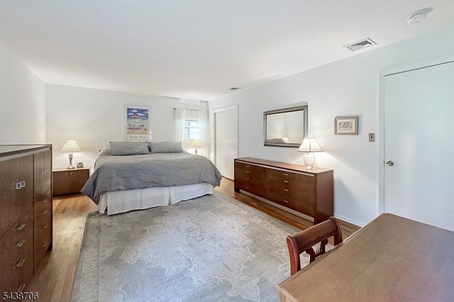 7 Southwood Dr, Parsippany-troy Hills Twp., NJ 07950