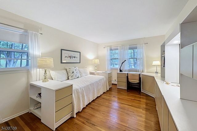 7 Southwood Dr, Parsippany-troy Hills Twp., NJ 07950