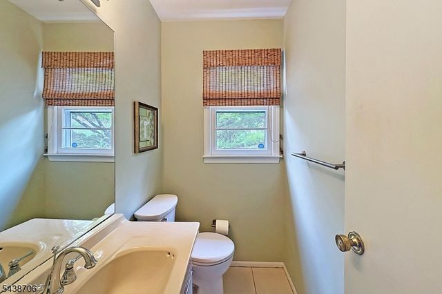 7 Southwood Dr, Parsippany-troy Hills Twp., NJ 07950