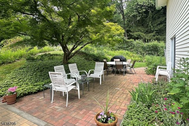7 Southwood Dr, Parsippany-troy Hills Twp., NJ 07950