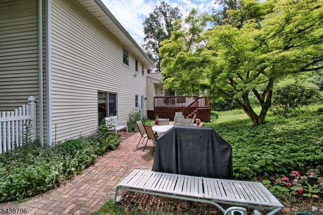 7 Southwood Dr, Parsippany-troy Hills Twp., NJ 07950