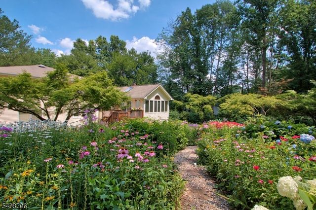 7 Southwood Dr, Parsippany-troy Hills Twp., NJ 07950