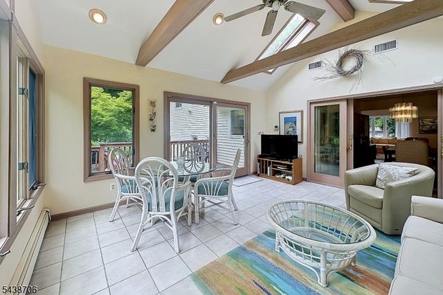 7 Southwood Dr, Parsippany-troy Hills Twp., NJ 07950