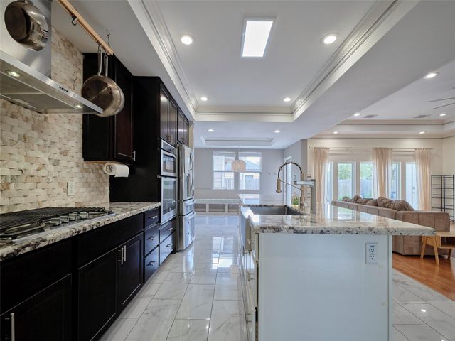 4219 Redbud Street SW, Houston, TX 77051