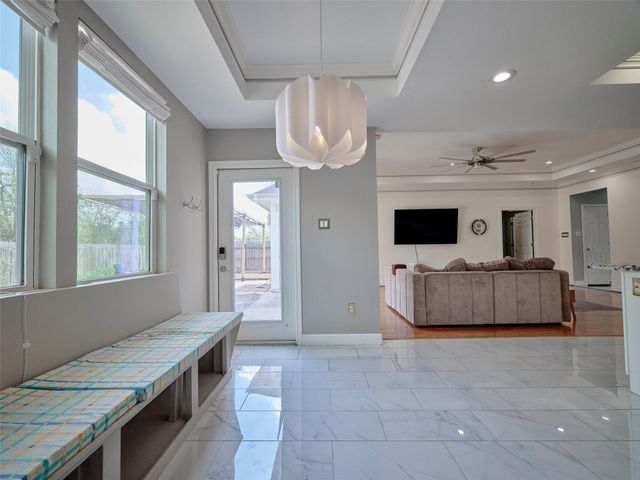 4219 Redbud Street SW, Houston, TX 77051