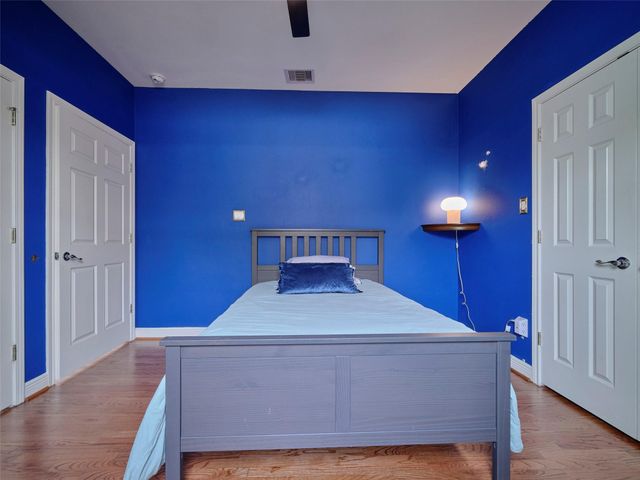 4219 Redbud Street SW, Houston, TX 77051