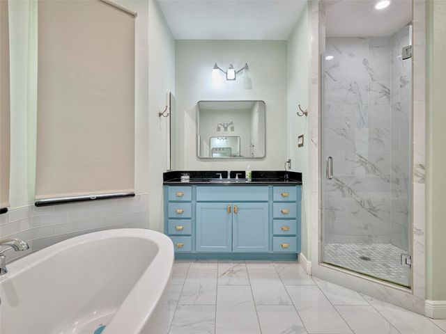 4219 Redbud Street SW, Houston, TX 77051