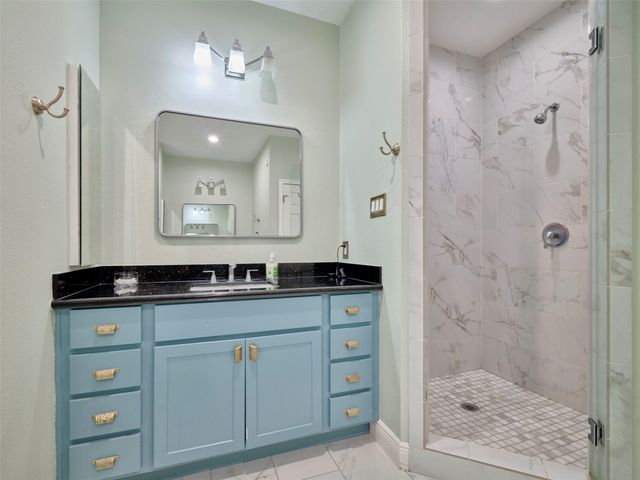 4219 Redbud Street SW, Houston, TX 77051