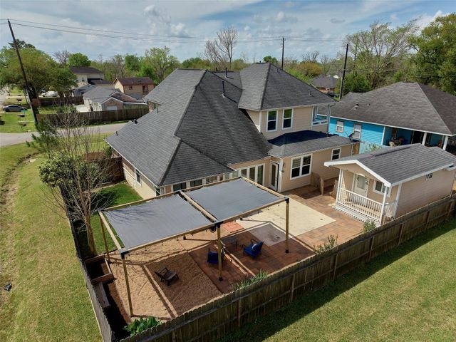 4219 Redbud Street SW, Houston, TX 77051