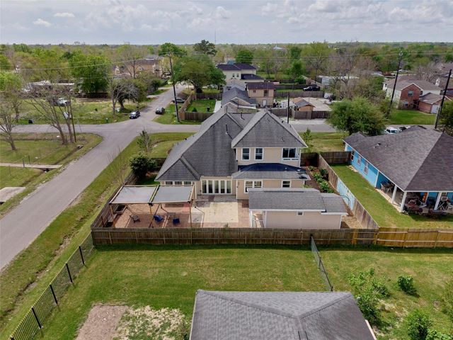 4219 Redbud Street SW, Houston, TX 77051