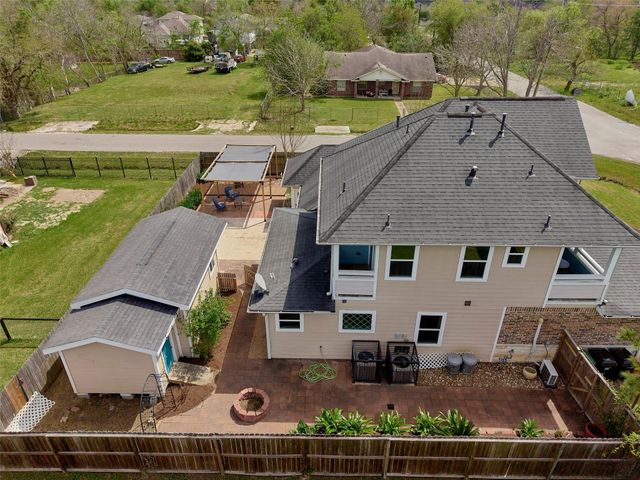 4219 Redbud Street SW, Houston, TX 77051