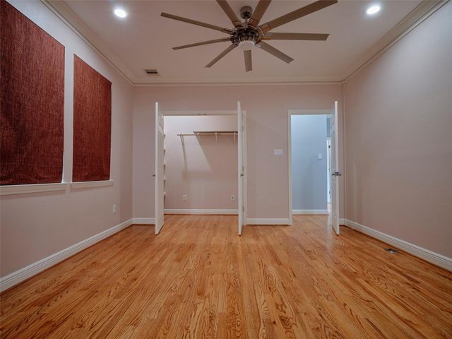 4219 Redbud Street SW, Houston, TX 77051