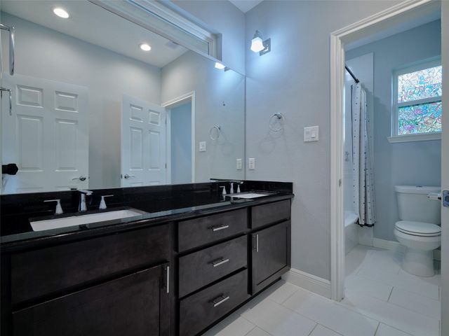 4219 Redbud Street SW, Houston, TX 77051