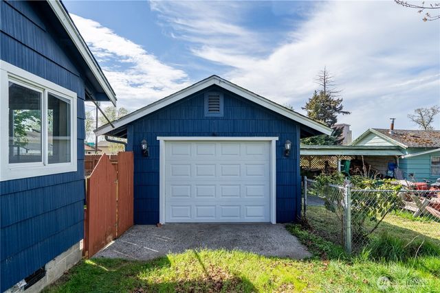 821 Marsh Avenue, Centralia, WA 98531