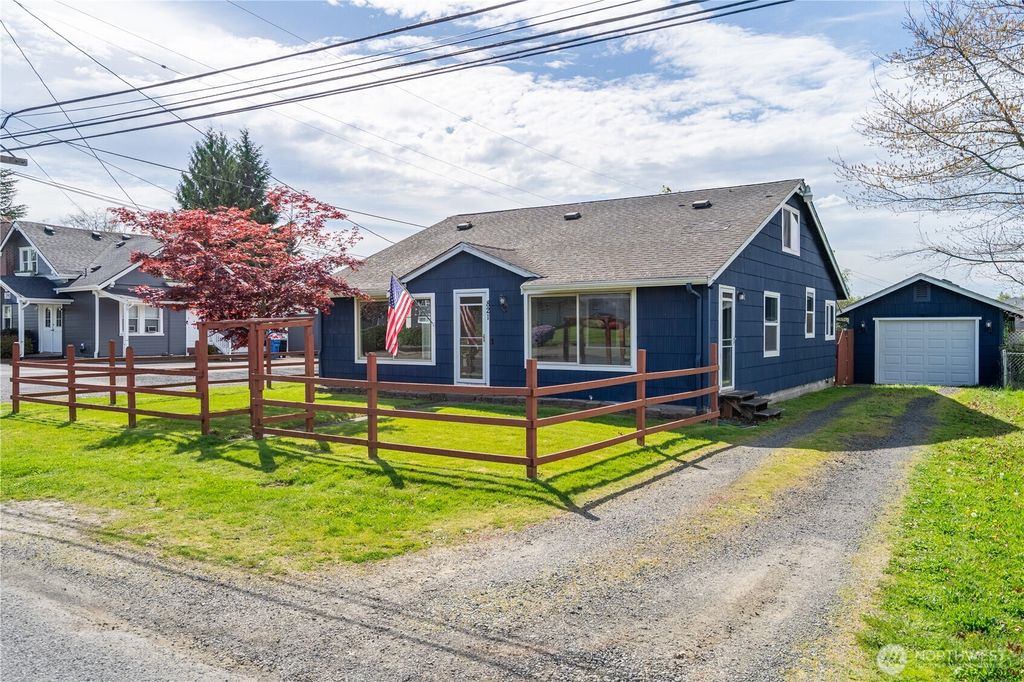 821 Marsh Avenue, Centralia, WA 98531