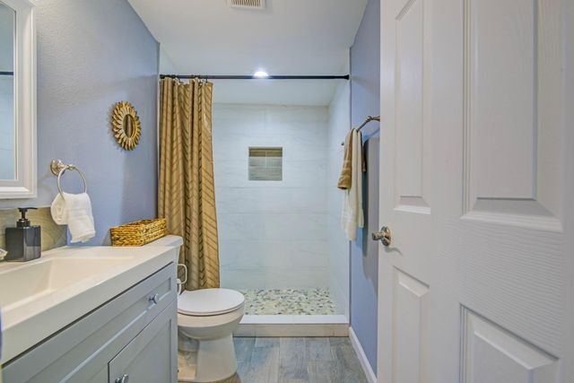 541 Circle Drive, La Porte, TX 77571