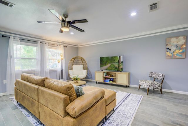 541 Circle Drive, La Porte, TX 77571
