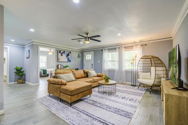 541 Circle Drive, La Porte, TX 77571