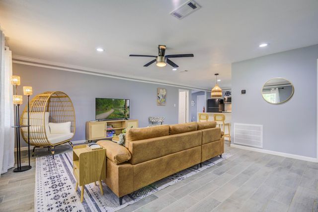 541 Circle Drive, La Porte, TX 77571