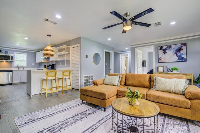 541 Circle Drive, La Porte, TX 77571