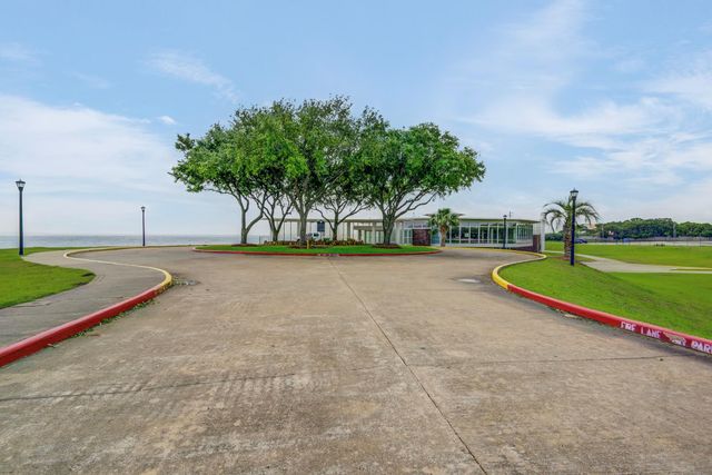 541 Circle Drive, La Porte, TX 77571
