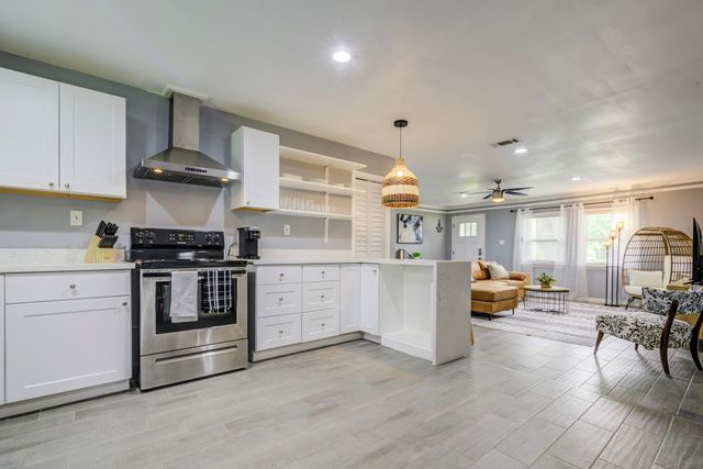 541 Circle Drive, La Porte, TX 77571