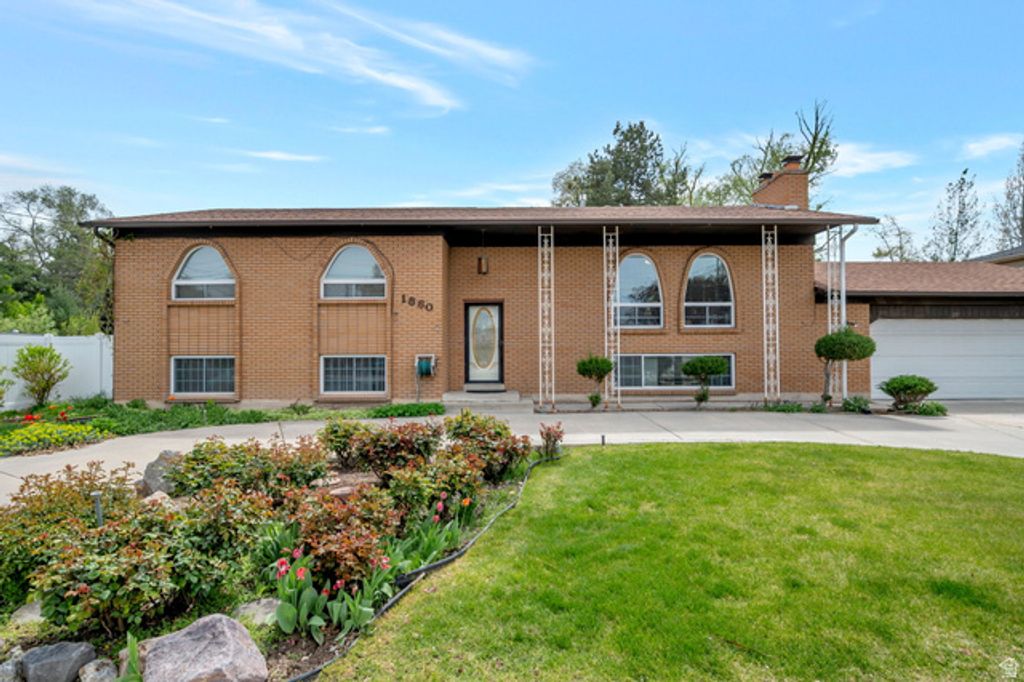 Image 1 of property listing at 1860 E SPRING LN, Holladay, UT 84117