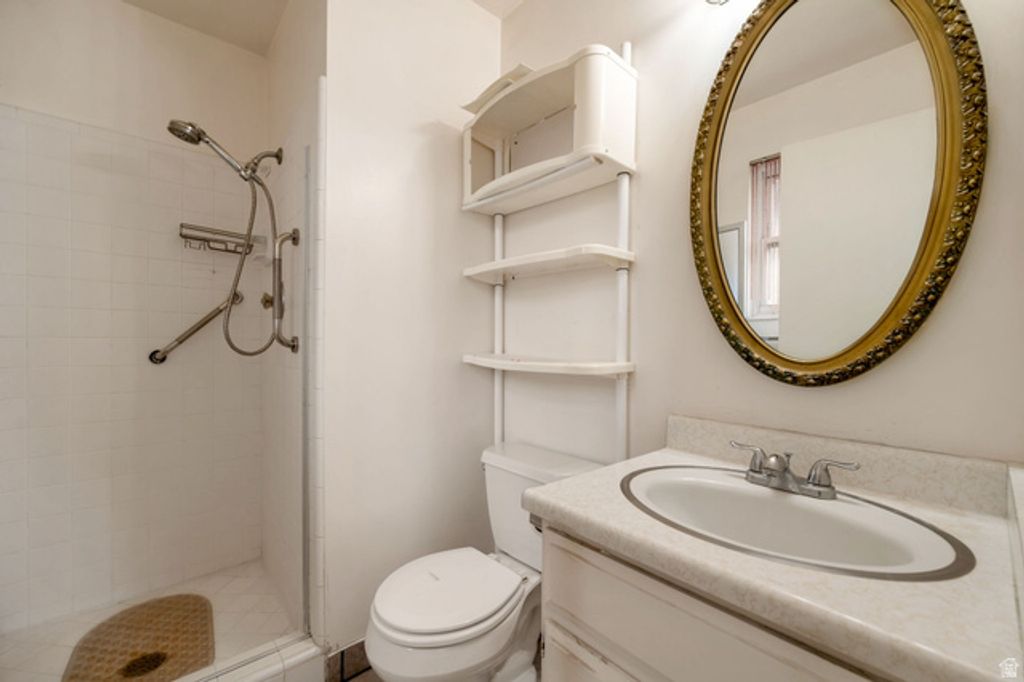 Image 15 of property listing at 1860 E SPRING LN, Holladay, UT 84117