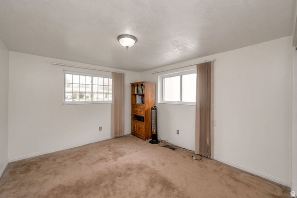 Image 20 of property listing at 1860 E SPRING LN, Holladay, UT 84117