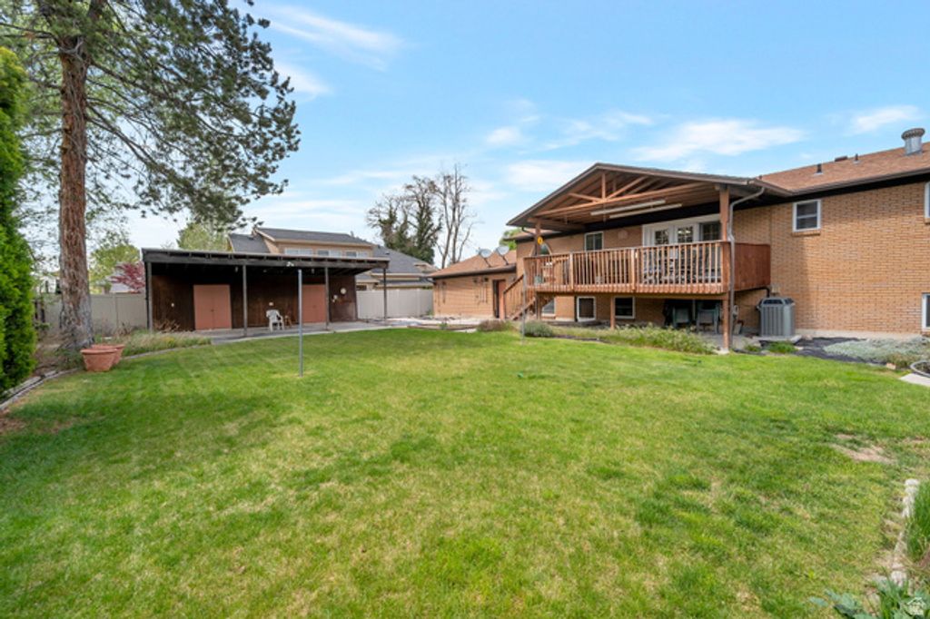 Image 25 of property listing at 1860 E SPRING LN, Holladay, UT 84117