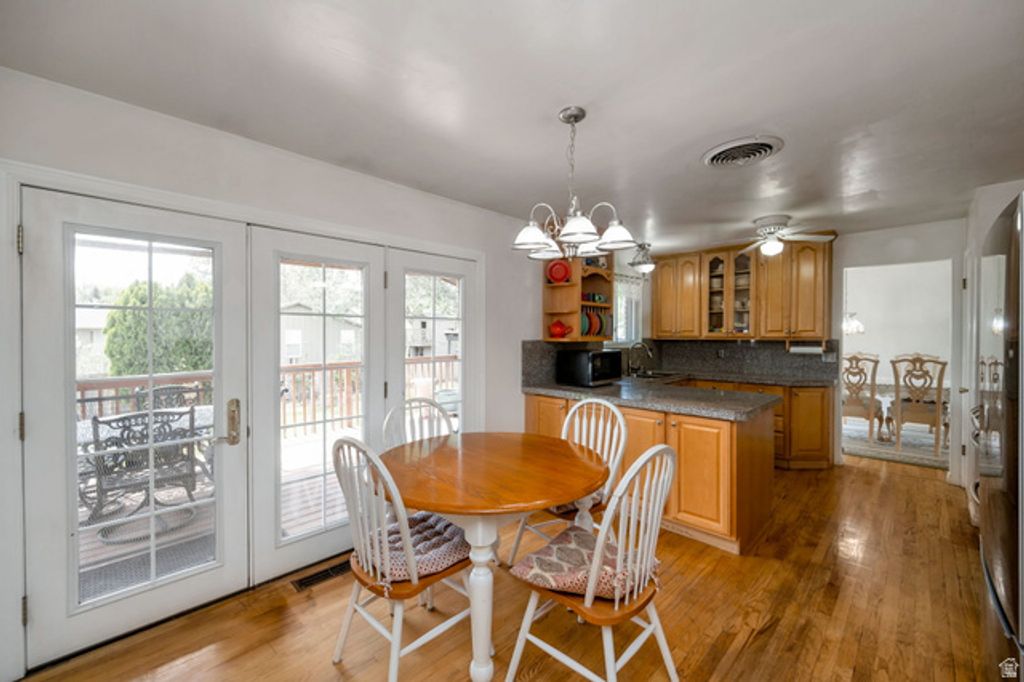 Image 5 of property listing at 1860 E SPRING LN, Holladay, UT 84117