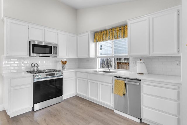 1826 Avenida Martina, Roseville, CA 95747