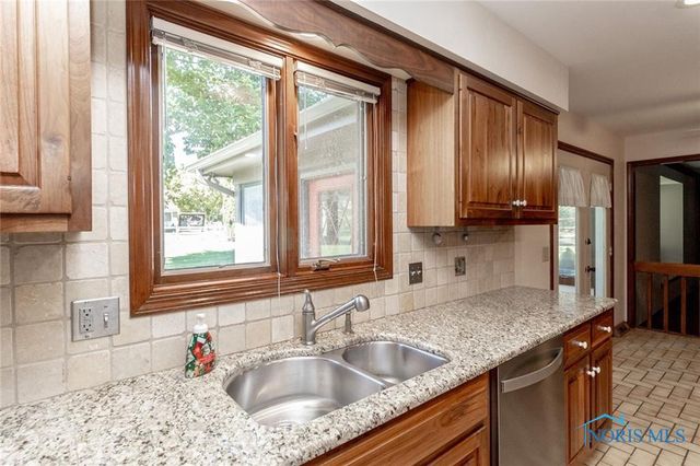 5235 Brookfield Lane, Sylvania, OH 43560