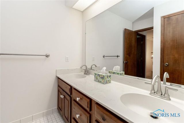 5235 Brookfield Lane, Sylvania, OH 43560