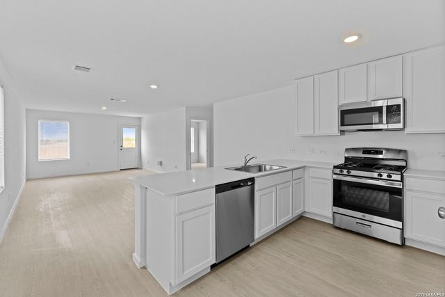 12719 KATHLEEN ST, St Hedwig, TX 78152