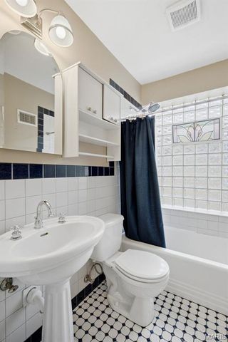 5711 Mardel Avenue, St Louis, MO 63109
