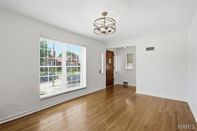 5711 Mardel Avenue, St Louis, MO 63109