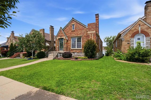 5711 Mardel Avenue, St Louis, MO 63109