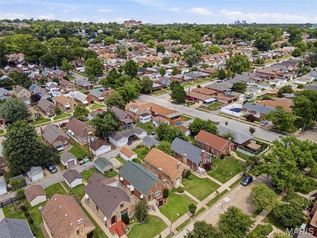 5711 Mardel Avenue, St Louis, MO 63109