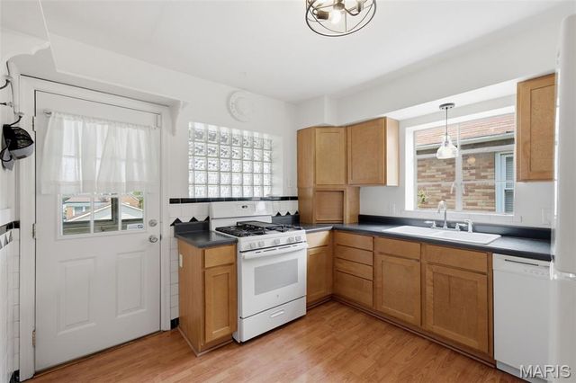 5711 Mardel Avenue, St Louis, MO 63109