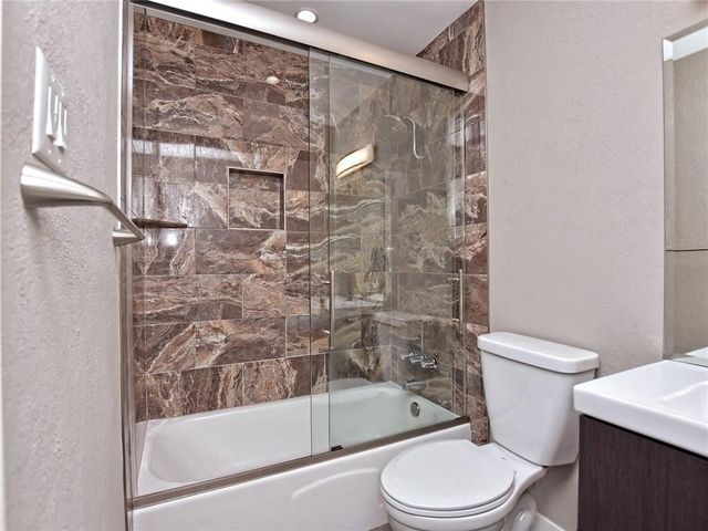 4209 Burnet RD 101, Austin, TX 78756