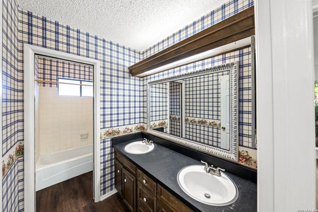 602 Coach Rd, San Antonio, TX 78216